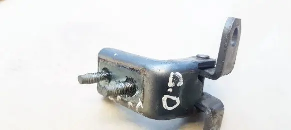 Suzuki SX4 Tailgate/trunk/boot hinge