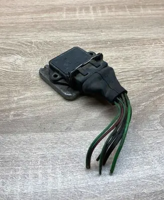 Audi 80 90 B3 Ignition amplifier control unit 191905351B
