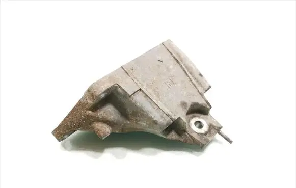 Lexus LS 460 - 600H Engine mounting bracket