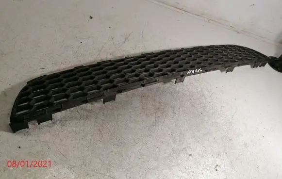 Toyota Corolla Verso AR10 Front bumper lower grill 531120F010