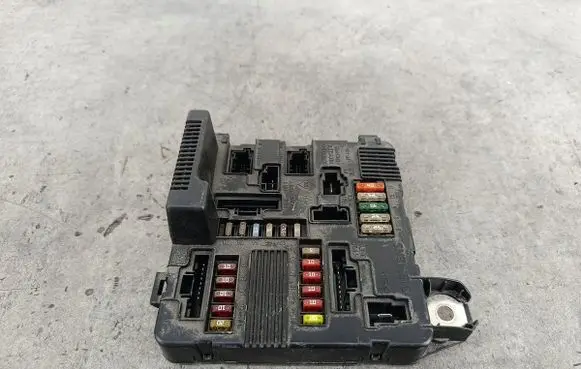 Renault Scenic II - Grand scenic II BSM Control unit