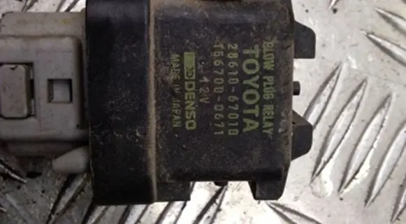 Toyota Avensis Verso Glow plug pre-heat relay 1567000671 2861067010
