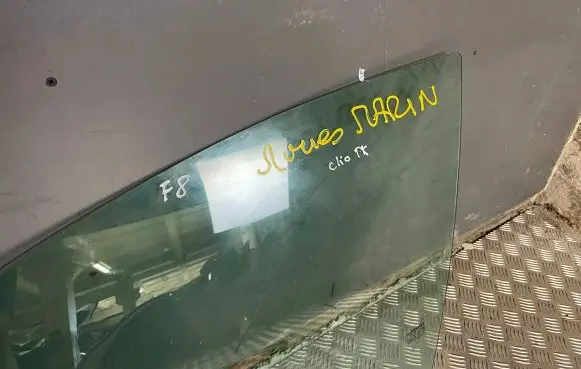 Renault Clio IV Front door window glass four-door 43R-010186