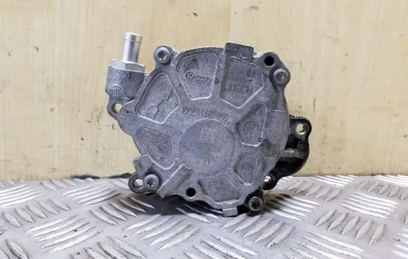Audi A6 C7 Vacuum pump 03L145100F