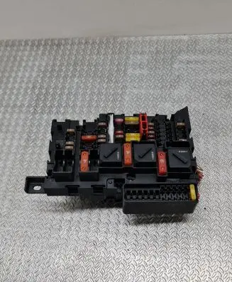 BMW X1 F48 F49 Fuse module 9360501 R0TA900122 J97970