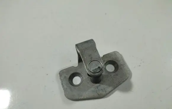 Opel Zafira A Rear door lock loop/hook striker 
