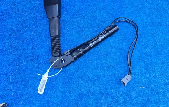 BMW X1 E84 Front seatbelt buckle 7213563