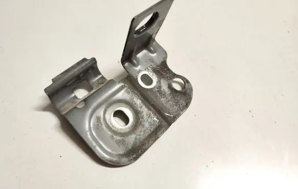 Audi Q7 4M Fender mounting bracket 4M0821167A