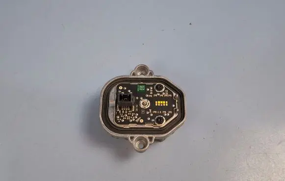 Volvo XC90 Headlight ballast module Xenon B132122B 31655715