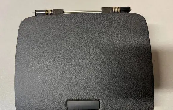 Volkswagen Touareg II Glove box 7P6857922