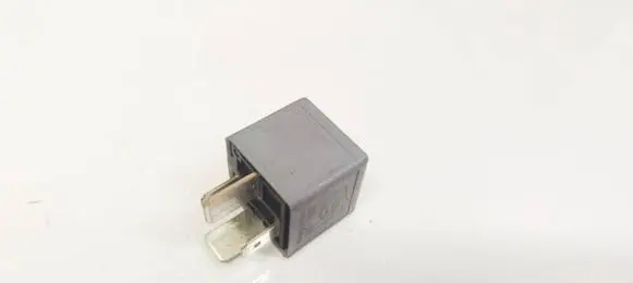 Audi A4 S4 B5 8D Other relay 8D0951253A V23134-B52-X301