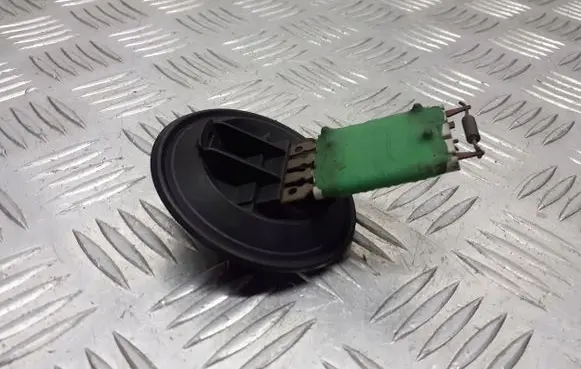 Skoda Fabia Mk2 (5J) Heater blower fan relay 