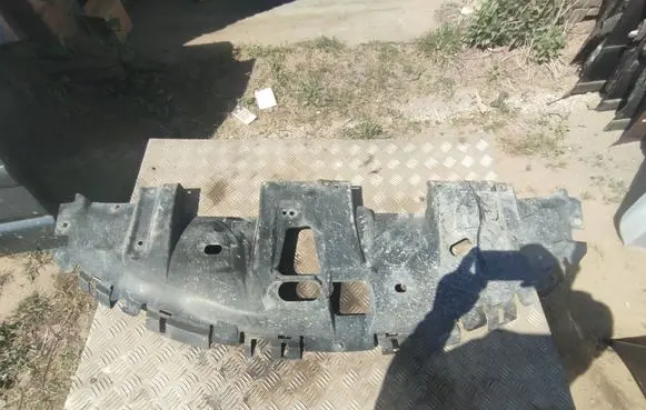 Volvo S40, V40 Front bumper skid plate/under tray 84660