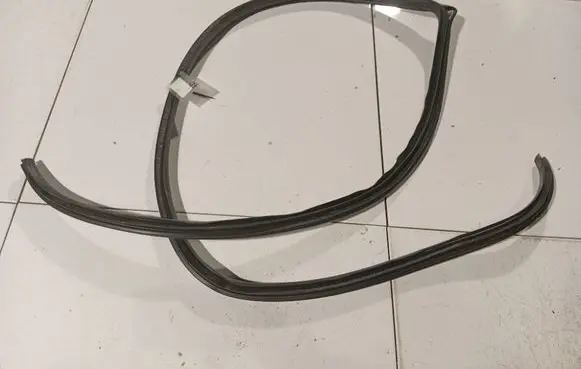 Mazda 6 Rubber seal front coupe door 