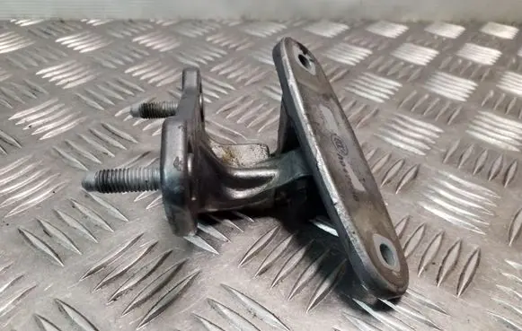 Mercedes-Benz E W212 Front door upper hinge