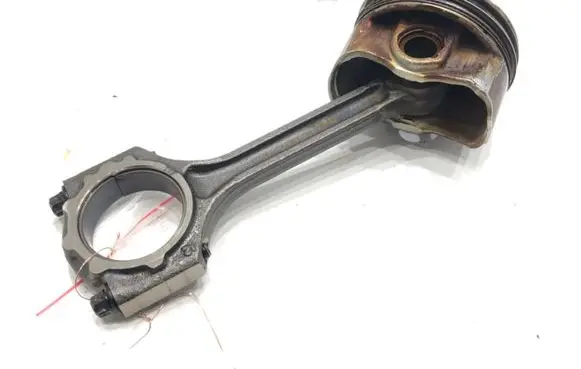KIA Rio Piston with connecting rod G4LF