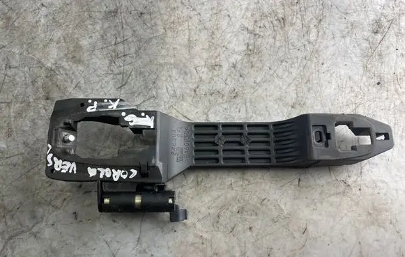 Front door exterior handle/bracket