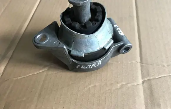 Opel Zafira B Engine mount bracket 211514