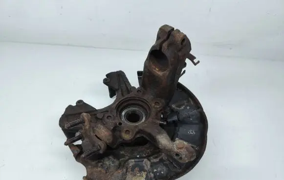 Volkswagen Golf V Front wheel hub spindle knuckle