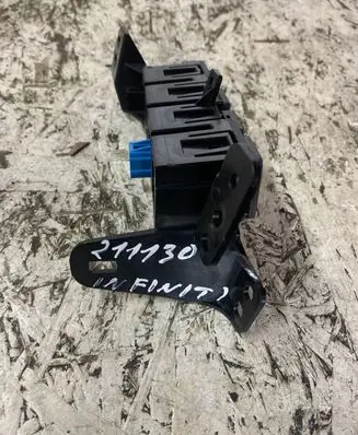 Infiniti QX60 L50 A set of switches 