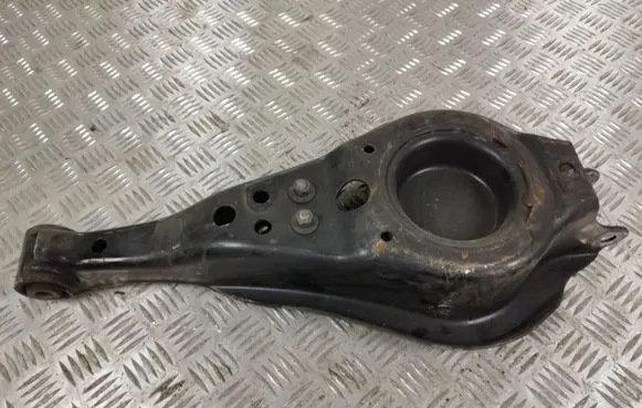 Lexus RX 450H Coil spring/strut mount 