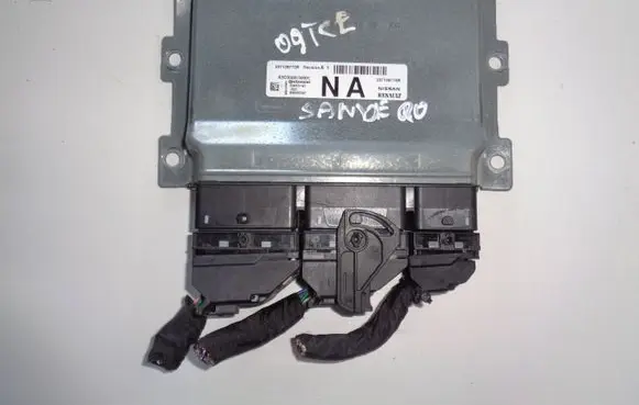 Dacia Sandero Engine control unit/module 237109775R A3C0028150001 EMS3140