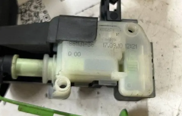 Volvo XC60 Fuel tank cap lock 86113136 31299107