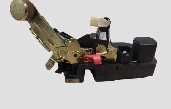 Jeep Cherokee KJ Front door lock