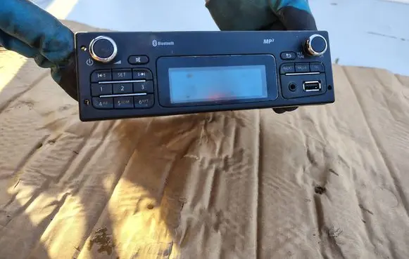 Renault Kangoo II Radio/CD/DVD/GPS head unit 281151545R