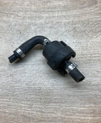 Volkswagen PASSAT B5 Vacuum valve 058133459