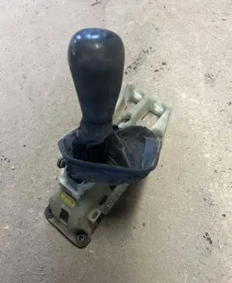 Toyota Avensis T220 Gear shifter/selector