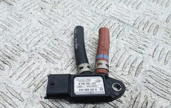 Nissan Juke I F15 Exhaust gas pressure sensor 0281006252 227702184R