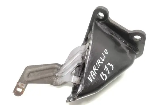 Nissan Navara D40 Engine mounting bracket