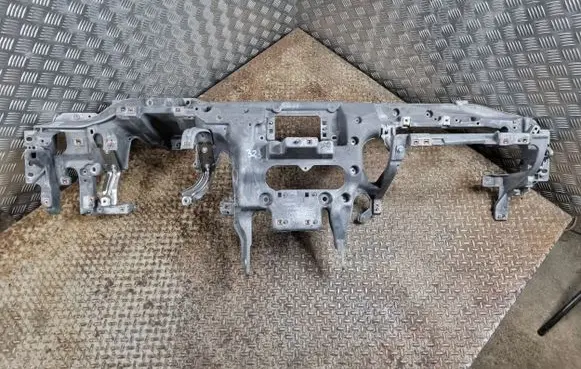 Jeep Grand Cherokee Dashboard cross member/frame bar 68141537 68141538