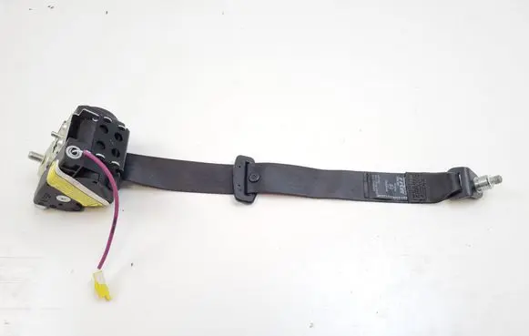 Rear seatbelt