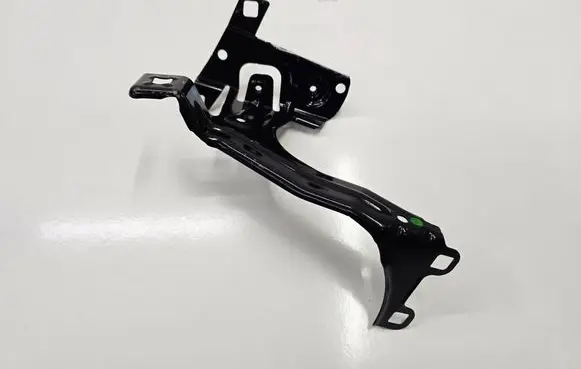 BMW 7 G11 G12 Fender mounting bracket 7347424