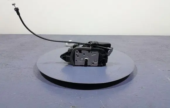 Volvo XC60 Front door lock 31440998