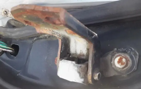 Mazda 626 Rear door lower hinge