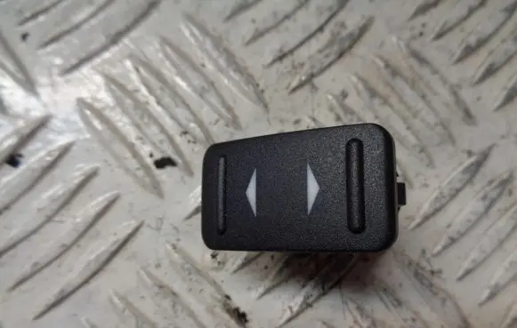 Ford Mondeo MK IV Electric window control switch 6M2T14529AD