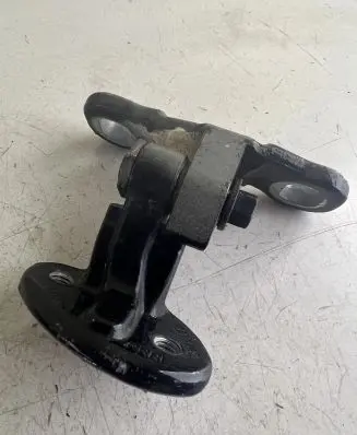 Volvo V50 Rear door lower hinge