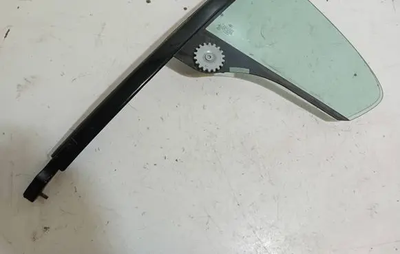 BMW 6 F06 Gran coupe Rear vent window glass 43R001026 E000184 DOT27AS2M25100