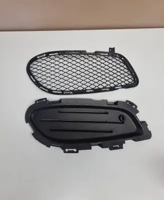 Mercedes-Benz CLS C218 AMG Front bumper lower grill A2188851722 A2188851923