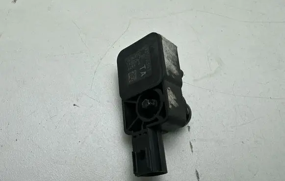 Opel Astra L Airbag deployment crash/impact sensor 343149712