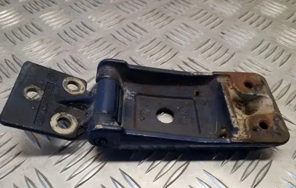 Volkswagen II LT Loading door lower hinge 9017400737