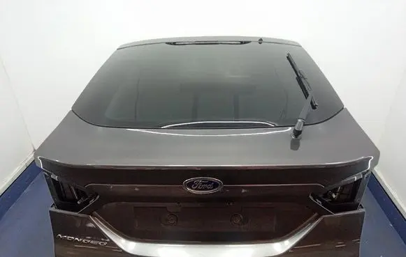 Ford Mondeo MK I Tailgate/trunk/boot lid 
