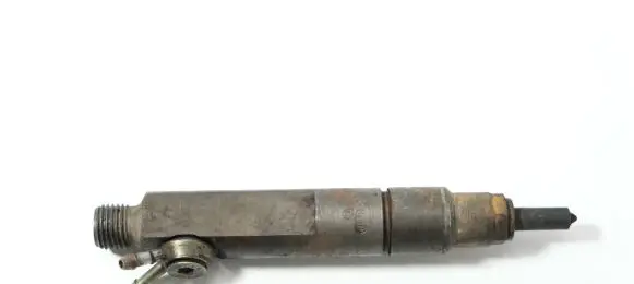 Audi A6 S6 C4 4A Fuel injector 046130201F