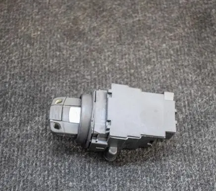 BMW 5 E60 E61 Ignition lock 6954722