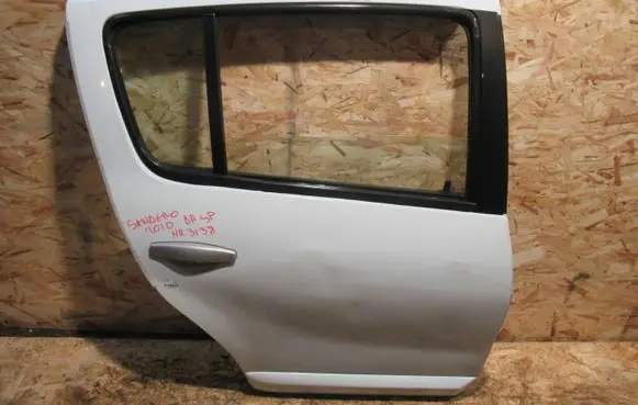 Dacia Sandero Rear door