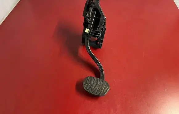 BMW X1 F48 F49 Brake pedal 6856596