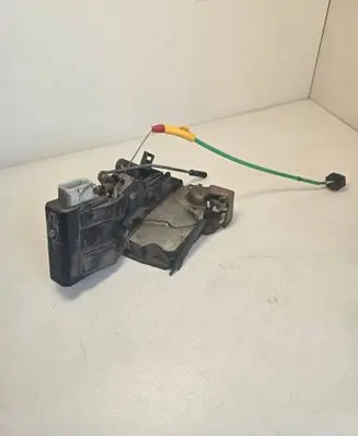 BMW 5 E39 Front door lock 67118352165